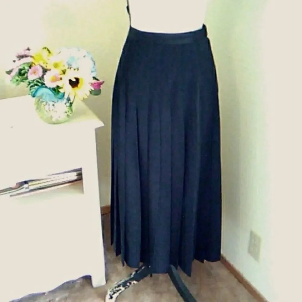 Stanley Blacker Pleated Midi Skirt